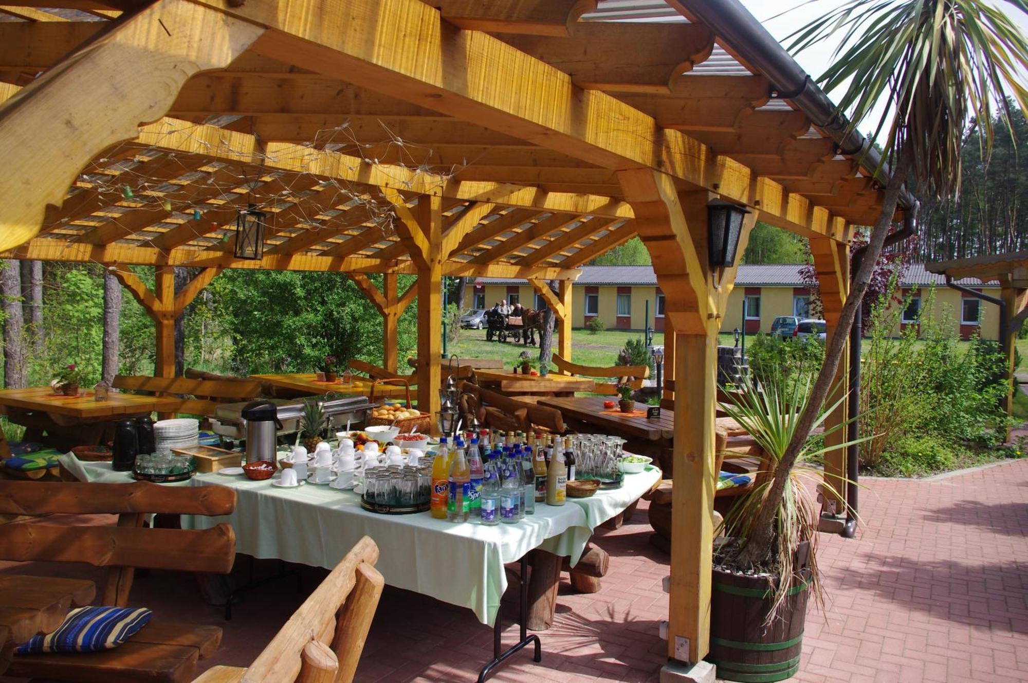 Hostel Waldhaus Am Ferienpark Mirow -Zimmer Du Wc Exteriör bild